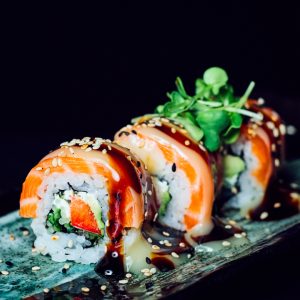 salmon-raw-roll salmon-raw-roll